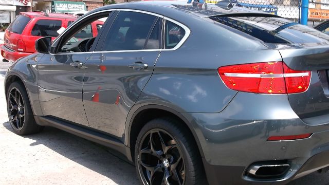 2011 BMW X6 1999 Toyota CE