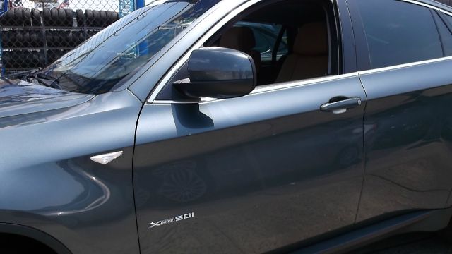 2011 BMW X6 1999 Toyota CE