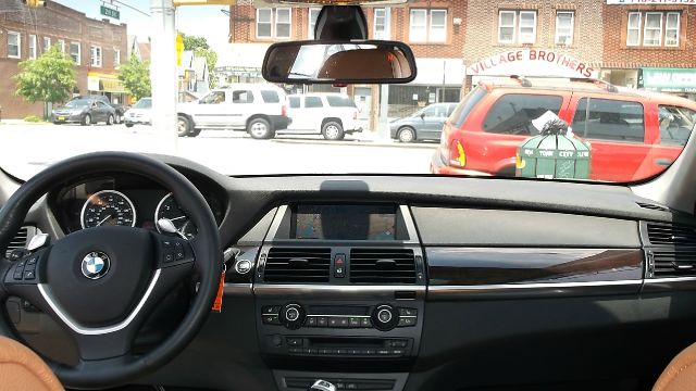 2011 BMW X6 1999 Toyota CE