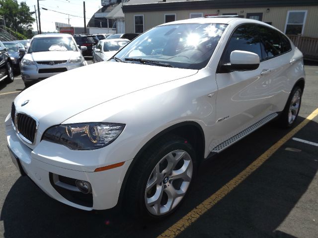 2013 BMW X6 LS/ 9 Passenger