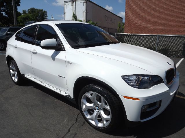 2013 BMW X6 LS/ 9 Passenger