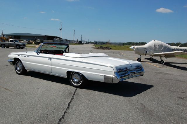 1962 Buick Electra 225 Convertible 3.6l DI W/nav