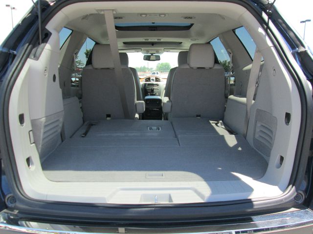 2012 Buick Enclave V6 - LOW Miles