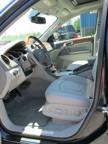 2012 Buick Enclave V6 - LOW Miles