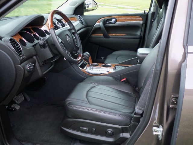 2012 Buick Enclave V6 - LOW Miles
