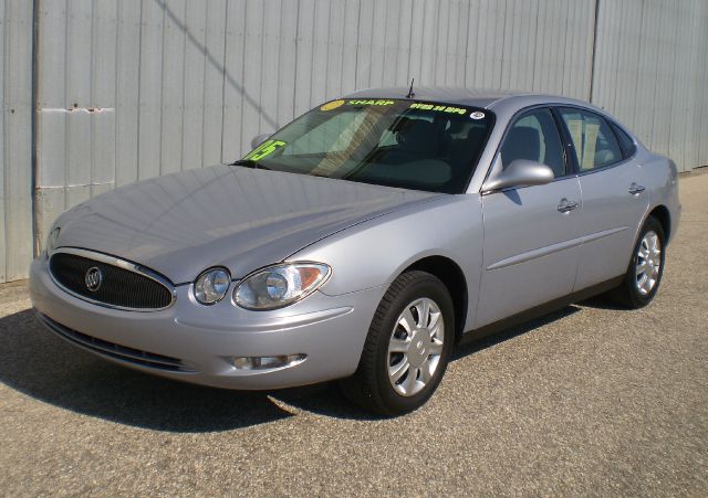 2005 Buick LaCrosse GS 460 Sedan 4D