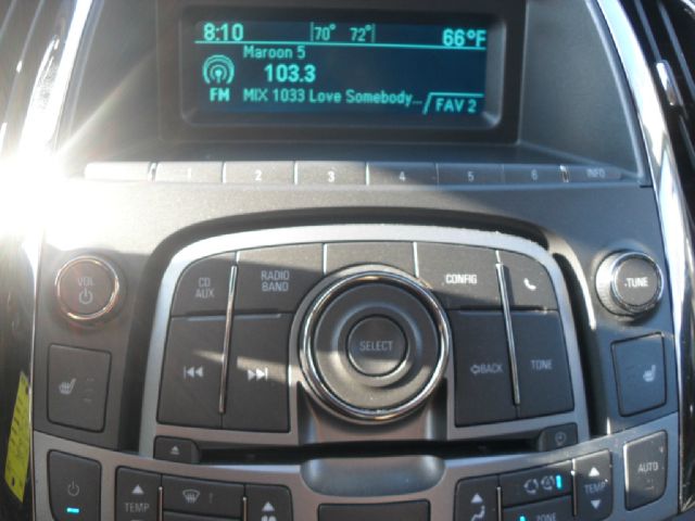 2010 Buick LaCrosse CREW CAB Ltz71