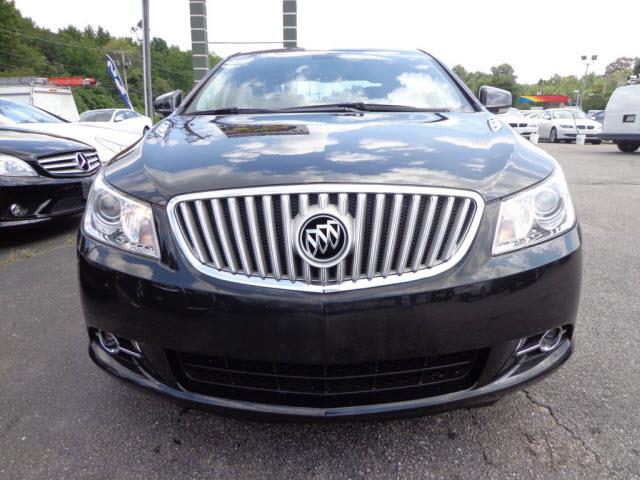 2010 Buick LaCrosse Wagon 4D, AWD, Extra Clean, MUST SEE
