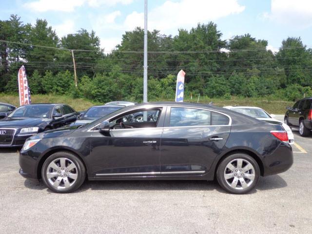 2010 Buick LaCrosse Wagon 4D, AWD, Extra Clean, MUST SEE