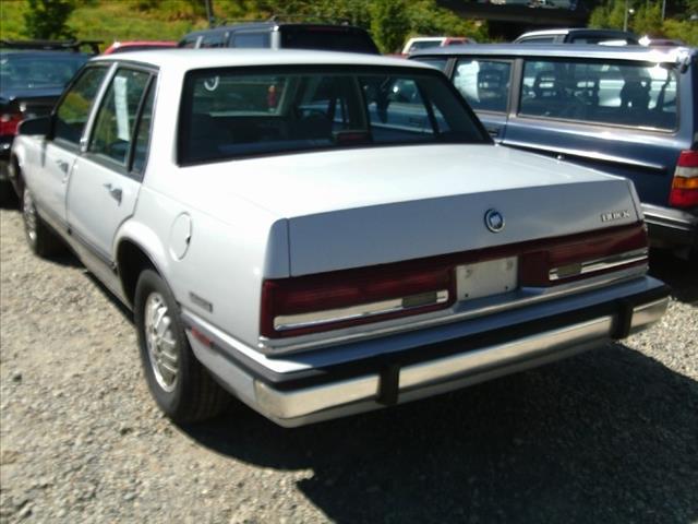 1990 Buick LeSabre 4WD 4dr 1500 LT 4x4 SUV