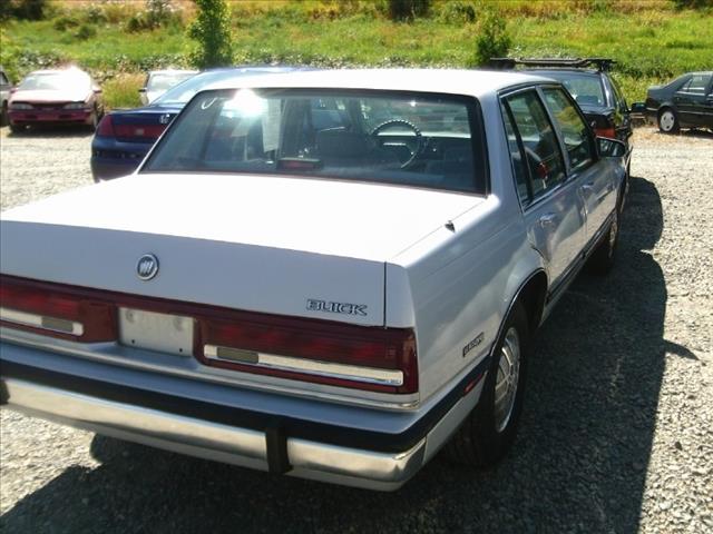 1990 Buick LeSabre 4WD 4dr 1500 LT 4x4 SUV