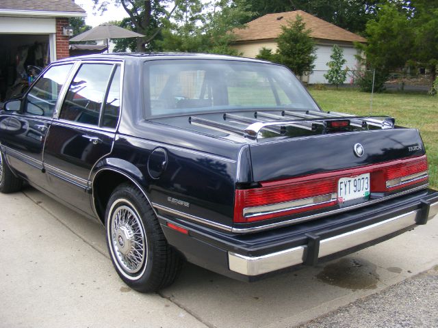 1990 Buick LeSabre SLT 25