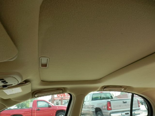 2004 Buick LeSabre SLT 25