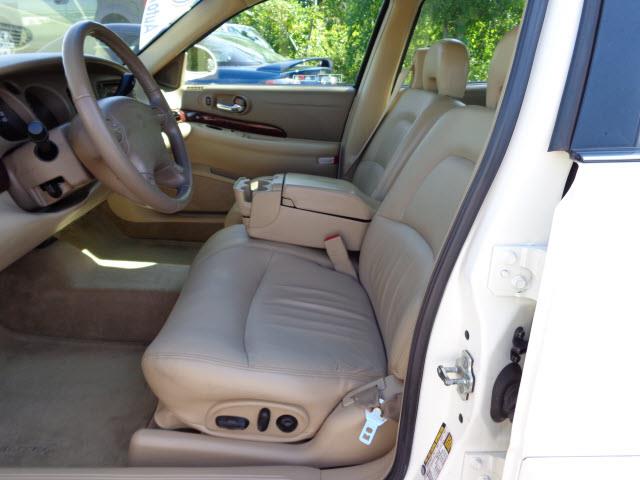 2004 Buick LeSabre SLT 25