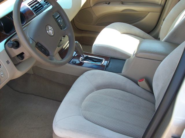 2006 Buick Lucerne GS 460 Sedan 4D