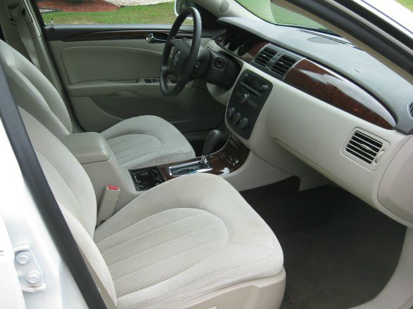 2007 Buick Lucerne GS 460 Sedan 4D