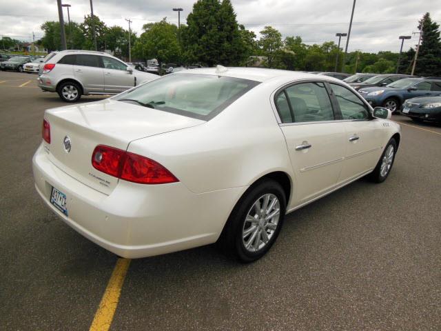 2009 Buick Lucerne All The Whistlesbells
