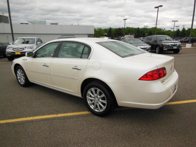 2009 Buick Lucerne All The Whistlesbells