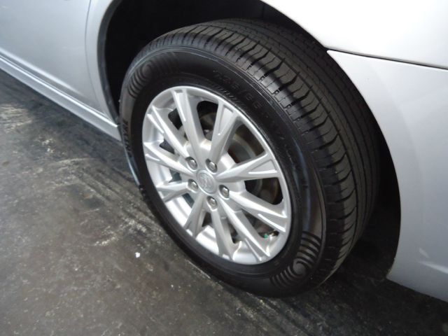 2010 Buick Lucerne GS 460 Sedan 4D