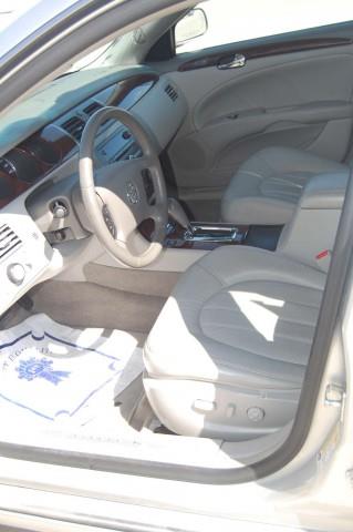 2010 Buick Lucerne Unknown