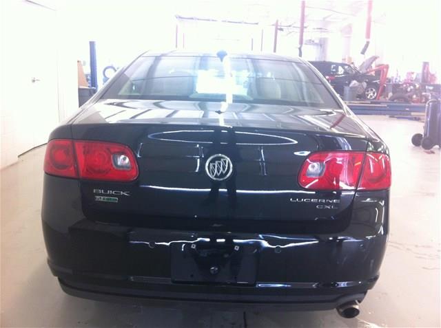 2010 Buick Lucerne Unknown