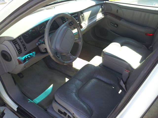 1999 Buick Park Avenue Base