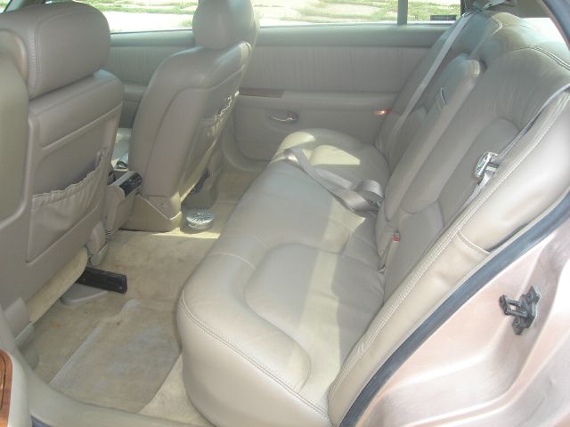 1999 Buick Park Avenue Base