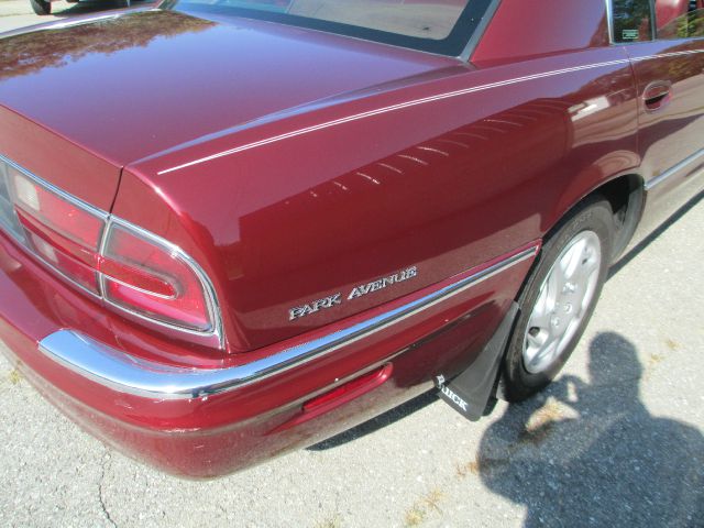1999 Buick Park Avenue Base