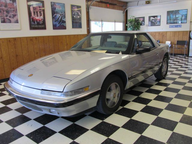 1990 Buick Reatta 4dr 2.5L Turbo W/sunroof/3rd Row AWD SUV