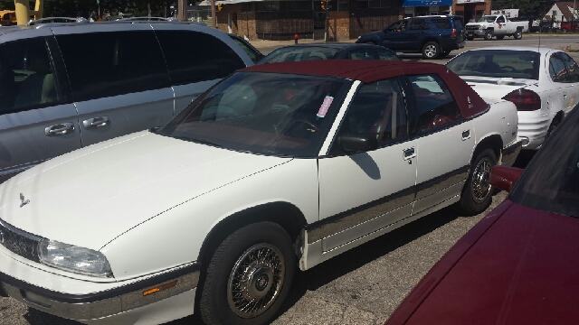 1992 Buick REGAL 4dr Sdn GXE Auto