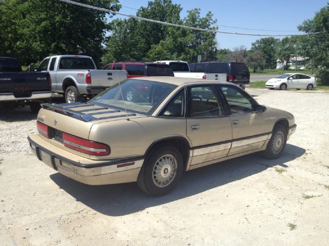 1993 Buick REGAL 4dr Sdn GXE Auto