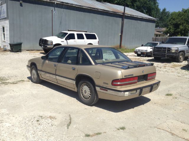 1993 Buick REGAL 4dr Sdn GXE Auto