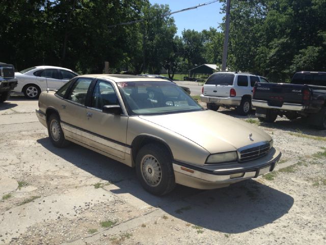1993 Buick REGAL 4dr Sdn GXE Auto