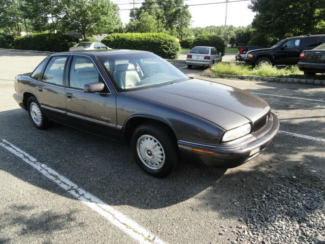 1995 Buick REGAL SLE 2WD Coupe
