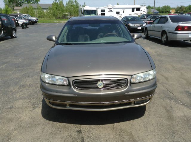 2004 Buick REGAL Blk Ext With Silver Trin