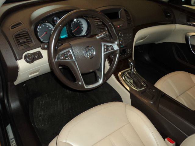 2011 Buick REGAL 2009 Kia 5 SX