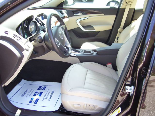 2011 Buick REGAL Diesel 2WD Eddie Bauer