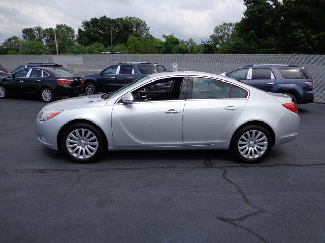 2013 Buick REGAL Premium