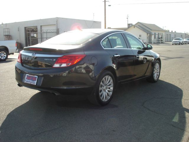 2013 Buick REGAL R-awd-leather-loaded