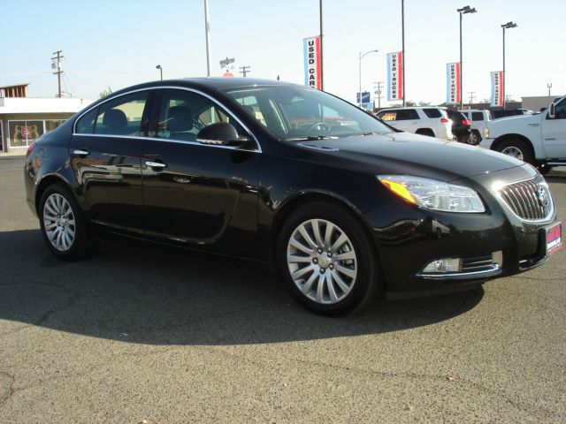 2013 Buick REGAL R-awd-leather-loaded