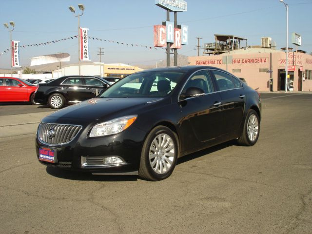 2013 Buick REGAL R-awd-leather-loaded
