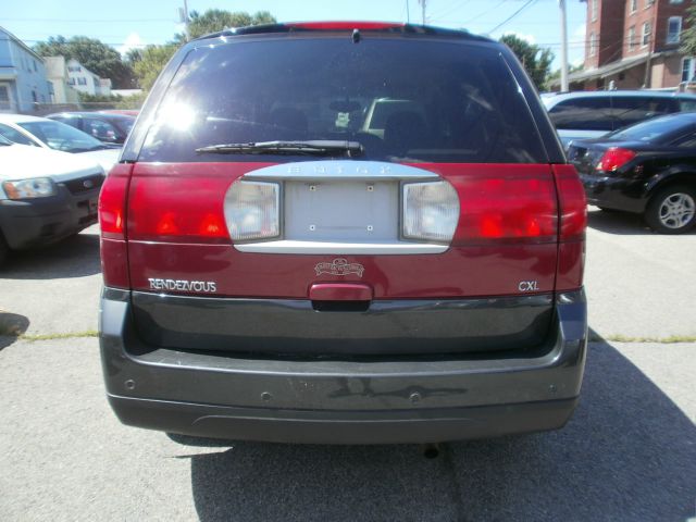 2005 Buick Rendezvous GS 460 Sedan 4D
