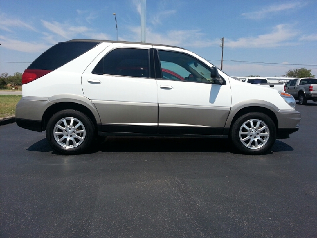 2005 Buick Rendezvous GS 460 Sedan 4D