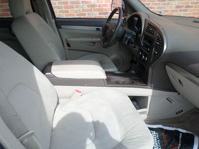 2005 Buick Rendezvous GS 460 Sedan 4D