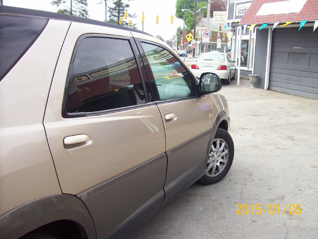 2005 Buick Rendezvous GS 460 Sedan 4D
