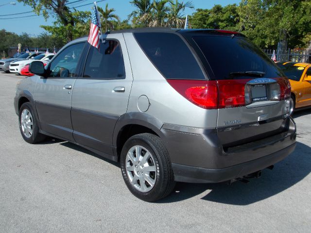 2005 Buick Rendezvous GS 460 Sedan 4D