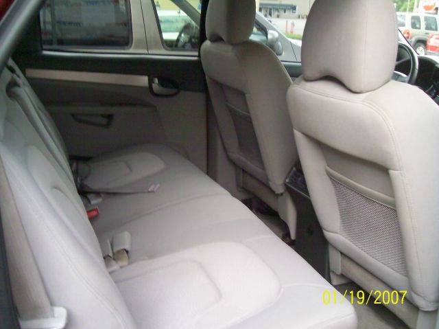 2005 Buick Rendezvous GS 460 Sedan 4D