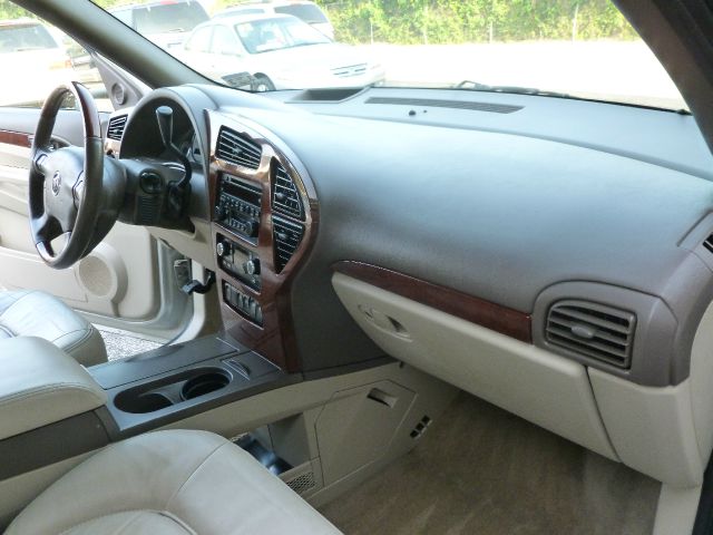 2005 Buick Rendezvous GS 460 Sedan 4D