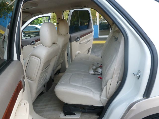 2005 Buick Rendezvous GS 460 Sedan 4D