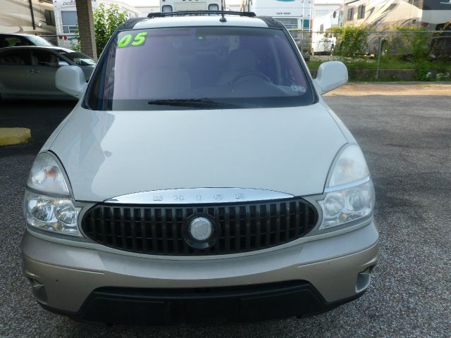 2005 Buick Rendezvous GS 460 Sedan 4D